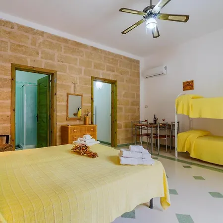 Domus Mea Salento Arazzo Giallo شقة *